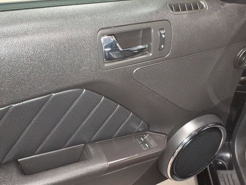 Used 2013 Ford Mustang Premium image 6
