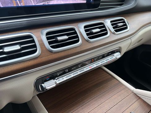 Used 2024 Mercedes-Benz GLE 350 4MATIC w/ Winter Package image 43