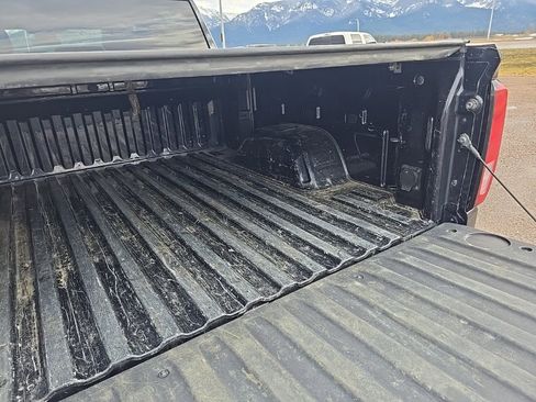 Used 2023 GMC Sierra 1500 SLE image 27