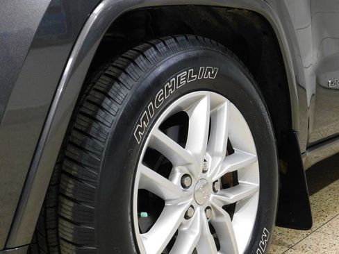 Used 2017 Jeep Grand Cherokee Overland image 24