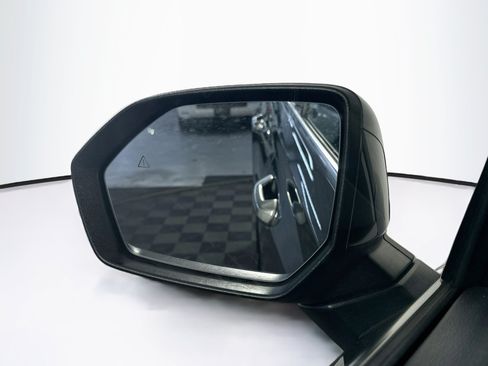 Used 2025 Hyundai Palisade SEL FWD image 16