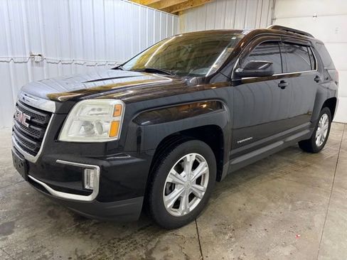 Used 2017 GMC Terrain SLE w/ Convenience Package image 3