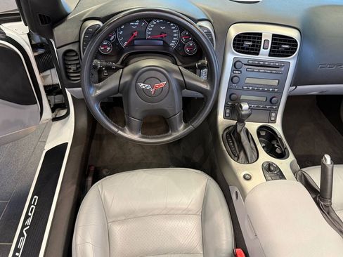 Used 2005 Chevrolet Corvette Convertible w/ Preferred Equipment Group RWD image 14