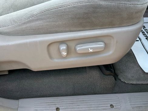 Used 2005 Toyota Sequoia SR5 RWD image 17