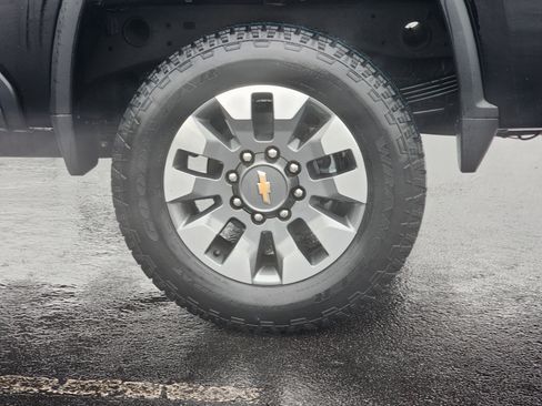 Used 2025 Chevrolet Silverado 2500 Custom w/ Custom Convenience Package image 11