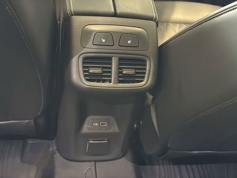 Used 2023 Buick Envision Avenir AWD/4WD image 21