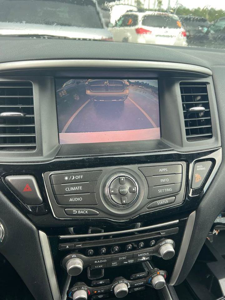 Used 2018 Nissan Pathfinder SV FWD image 14