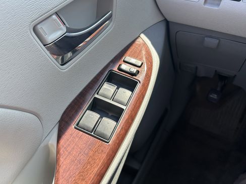 Used 2014 Toyota Sienna XLE image 24