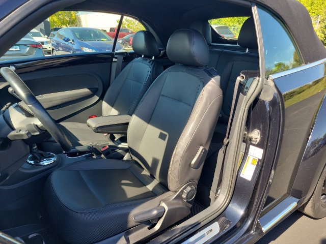 Used 2014 Volkswagen Beetle R-Line FWD image 18