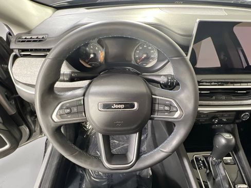 Used 2022 Jeep Compass Latitude AWD/4WD image 11