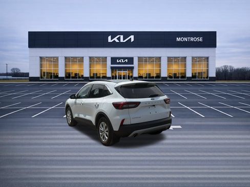 Used 2023 Ford Escape Active w/ Tech Pack #2 AWD/4WD image 8