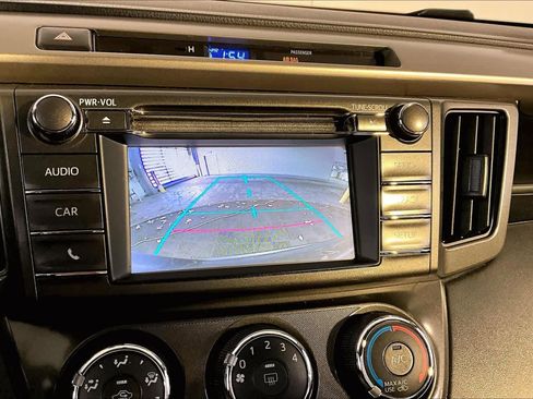 Used 2014 Toyota RAV4 LE image 28