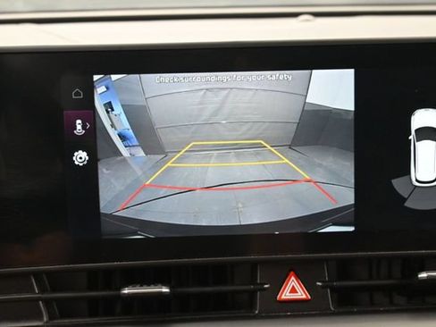 Used 2025 Kia Sportage EX w/ Premium Package FWD image 19