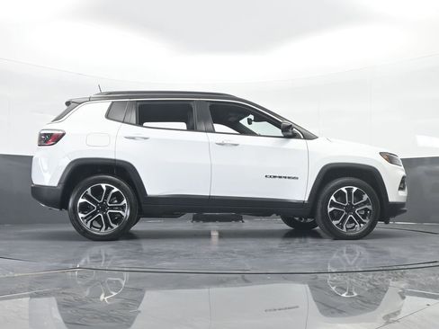 Used 2023 Jeep Compass Limited image 59