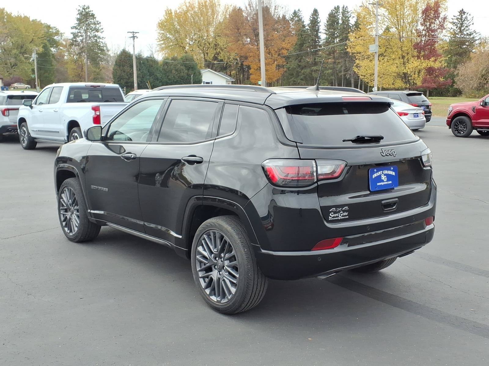 Used 2023 Jeep Compass High Altitude AWD/4WD image 3