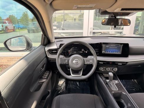 Used 2025 Nissan Kicks S AWD/4WD image 25