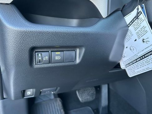 Used 2025 Toyota RAV4 XLE image 26