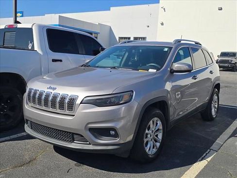 Used 2019 Jeep Cherokee Latitude w/ Popular Appearance Group image 9