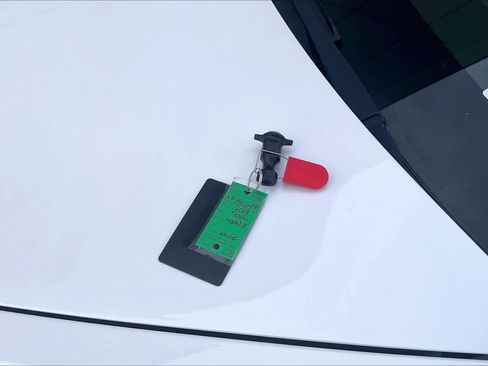 Used 2019 Tesla Model 3 Standard Range image 12