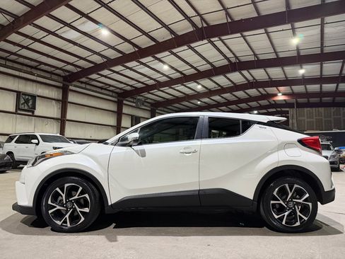 Used 2019 Toyota C-HR XLE FWD image 8