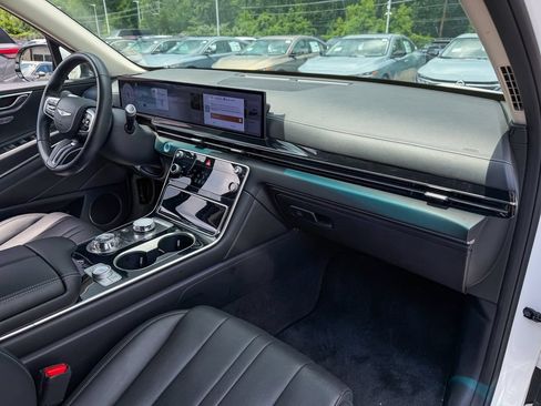 Used 2025 Genesis GV80 2.5T Standard AWD/4WD image 9