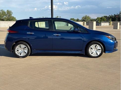 Used 2025 Nissan Leaf S FWD image 9