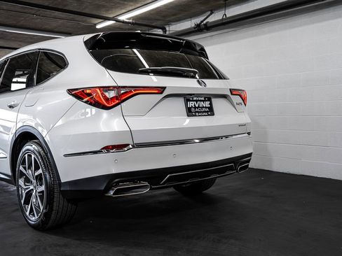 Used 2023 Acura MDX SH-AWD w/ Technology Package image 16