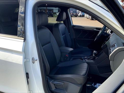 Used 2024 Volkswagen Tiguan SE R-Line image 7