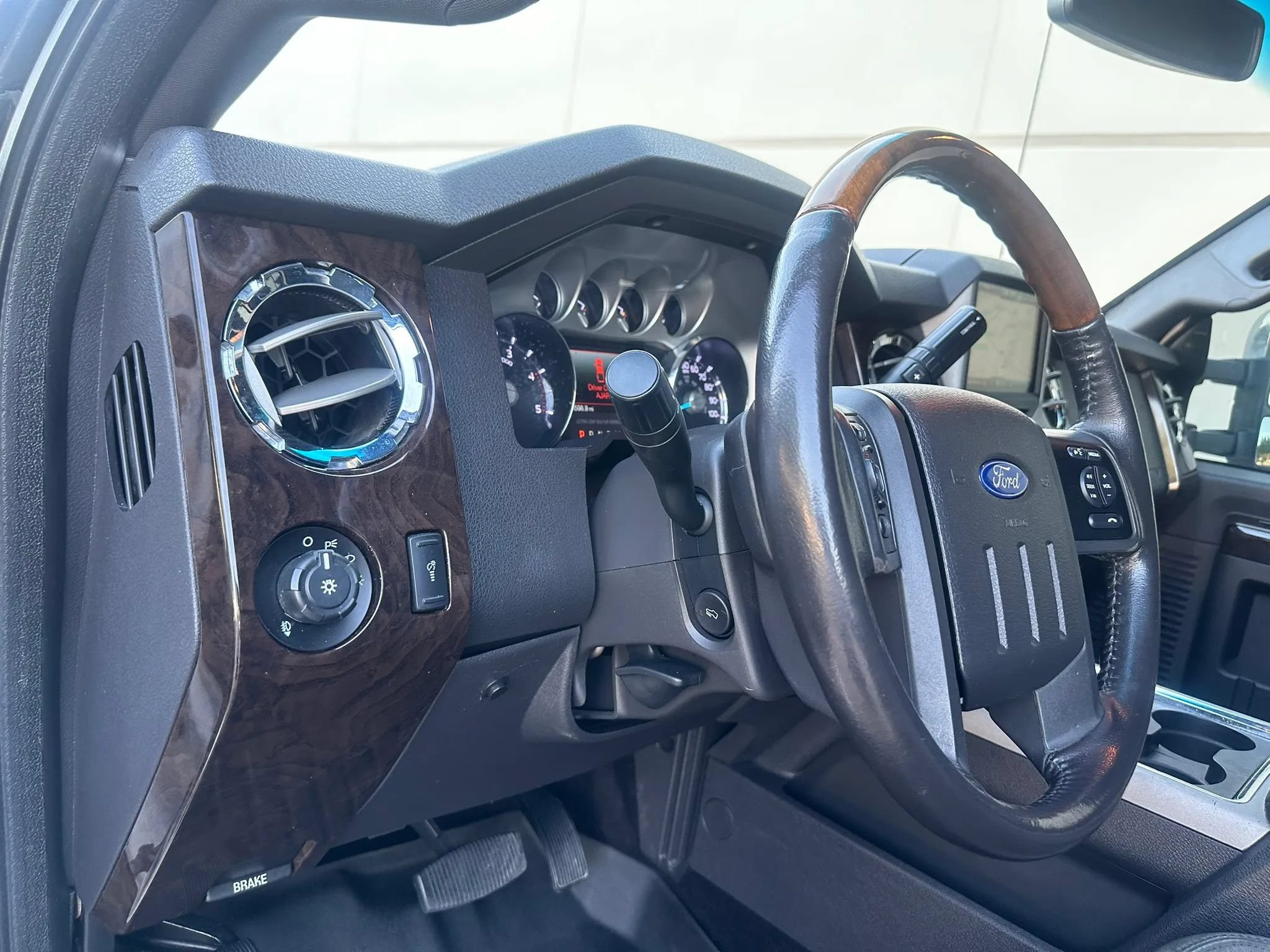 Used 2014 Ford F250 Platinum AWD/4WD image 32