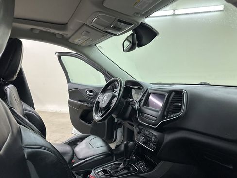 Used 2019 Jeep Cherokee Latitude Plus image 19