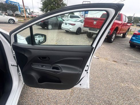 Used 2023 Nissan Versa S FWD image 52