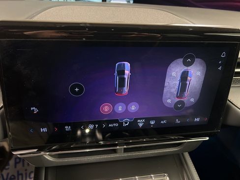 Certified 2025 Lincoln Nautilus Premier w/ Equipment Group 102A image 12