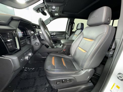 Used 2025 GMC Sierra 1500 AT4 w/ AT4 Premium Package AWD/4WD image 13