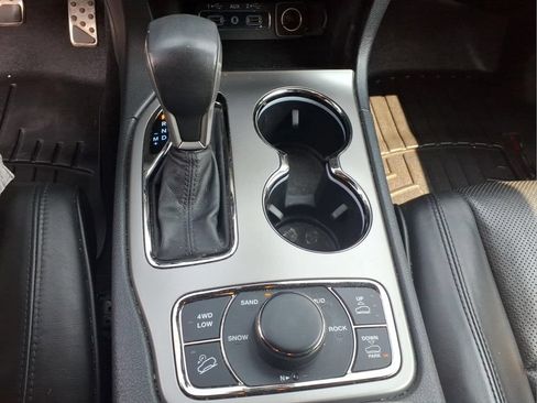 Used 2020 Jeep Grand Cherokee High Altitude AWD/4WD image 13