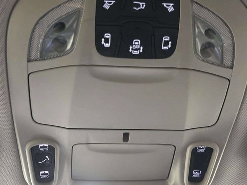 Used 2019 Chrysler Pacifica Touring-L Plus w/ Advanced Safetytec Group image 29