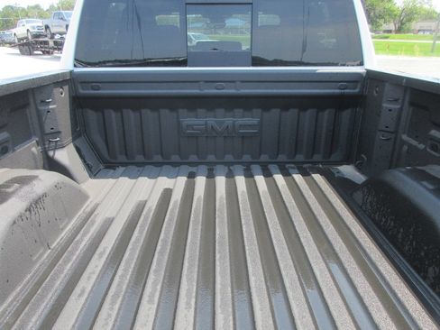New 2026 GMC Sierra 1500 AT4 w/ AT4 Premium Package AWD/4WD image 9
