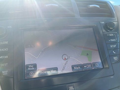 Used 2014 Toyota Prius V Five image 18