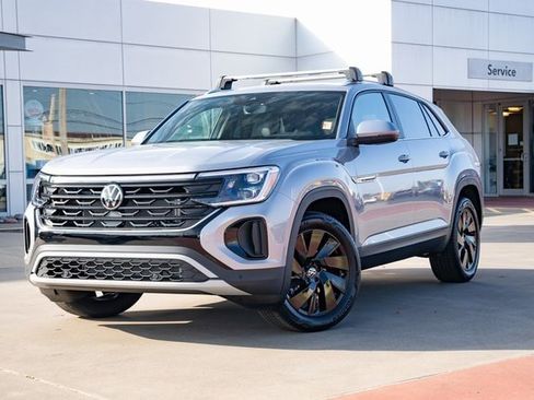 New 2026 Volkswagen Atlas Cross Sport SE image 2