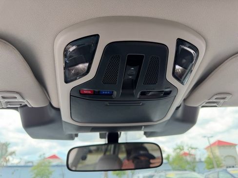 Used 2025 Subaru Outback Premium image 31