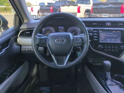 Used 2019 Toyota Camry LE image 15