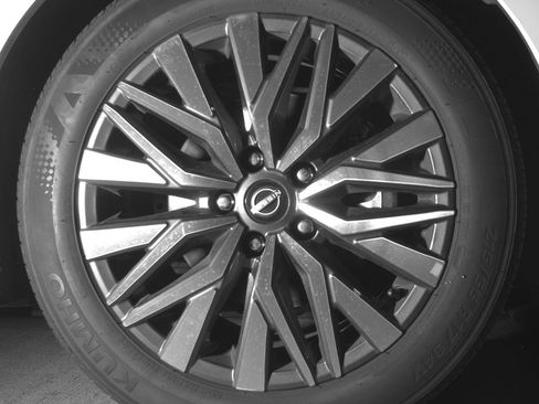 Used 2025 Nissan Altima 2.5 SV image 13