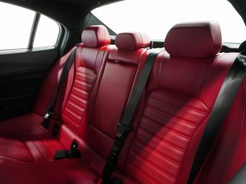 Used 2024 Alfa Romeo Giulia Veloce image 18