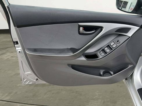 Used 2016 Hyundai Elantra SE FWD image 23