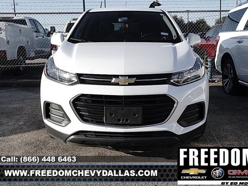 Used 2020 Chevrolet Trax LS w/ Tint and Cruise Package FWD image 2