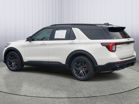 Used 2025 Ford Explorer ST w/ Sun And Sound Package image 7