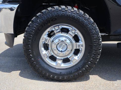 Used 2014 Ford F250 XLT w/ XLT Premium Package AWD/4WD image 15