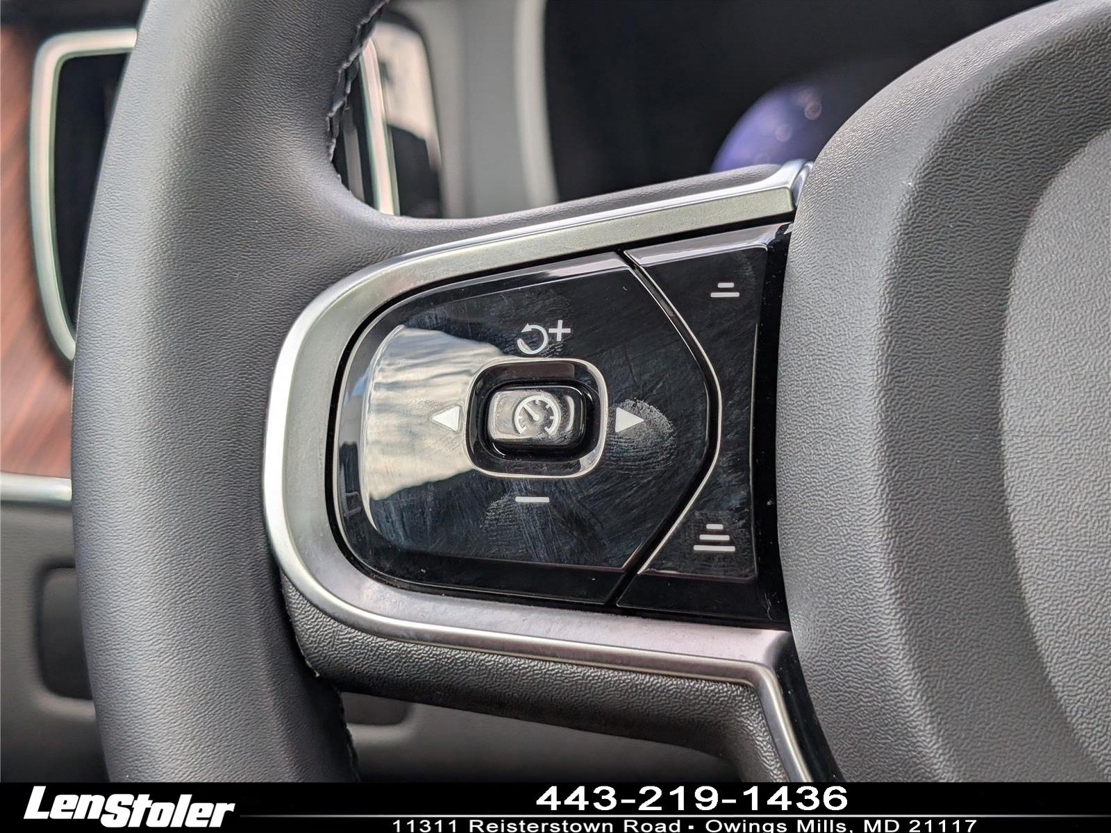 Used 2024 Volvo XC60 B5 Plus w/ Protection Package Premier AWD/4WD image 23