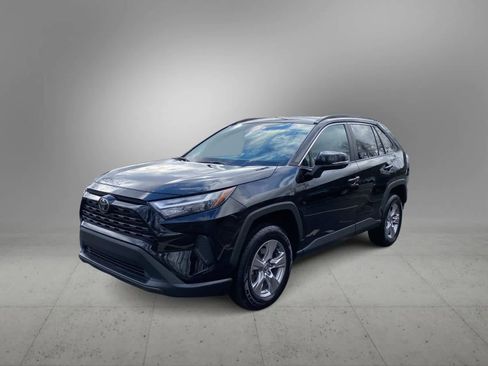 Used 2023 Toyota RAV4 XLE image 7