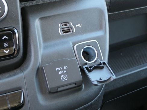 New 2024 RAM ProMaster 2500 w/ Convenience Group image 19