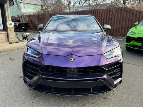 Used 2021 Lamborghini Urus image 2